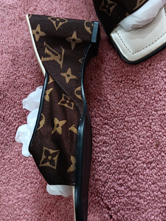 MONOGRAM WEDGES - Picture 4 of 8